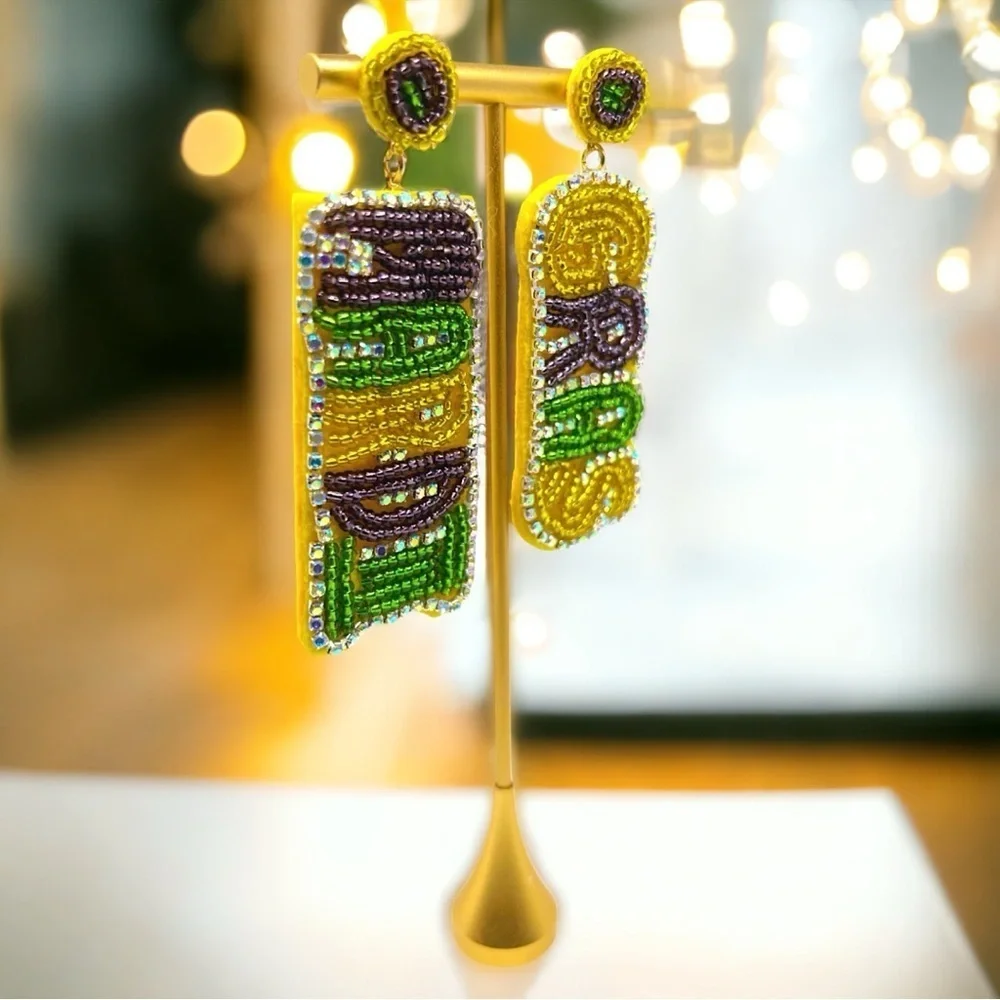 Jazz Up Your Look with Dazzling NWT Beaded Mardi Gras Earrings! 🎉💚💜💛